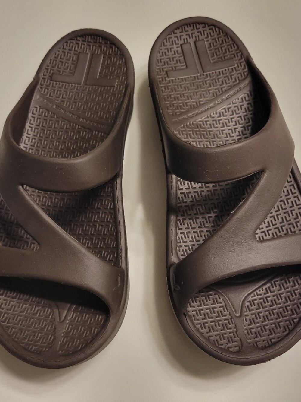 Telic Z Strap Recovery Sandals in Espresso Brown Size 2XS, Women's Size 6